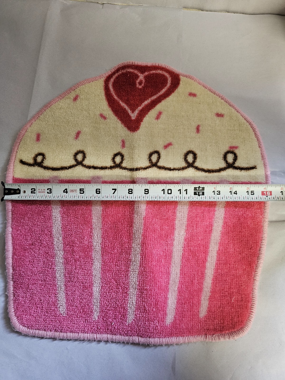 Cupcake Shaped Pink & Red Heart Rug | 16″x16″ Decorative Mat | 100% Acrylic