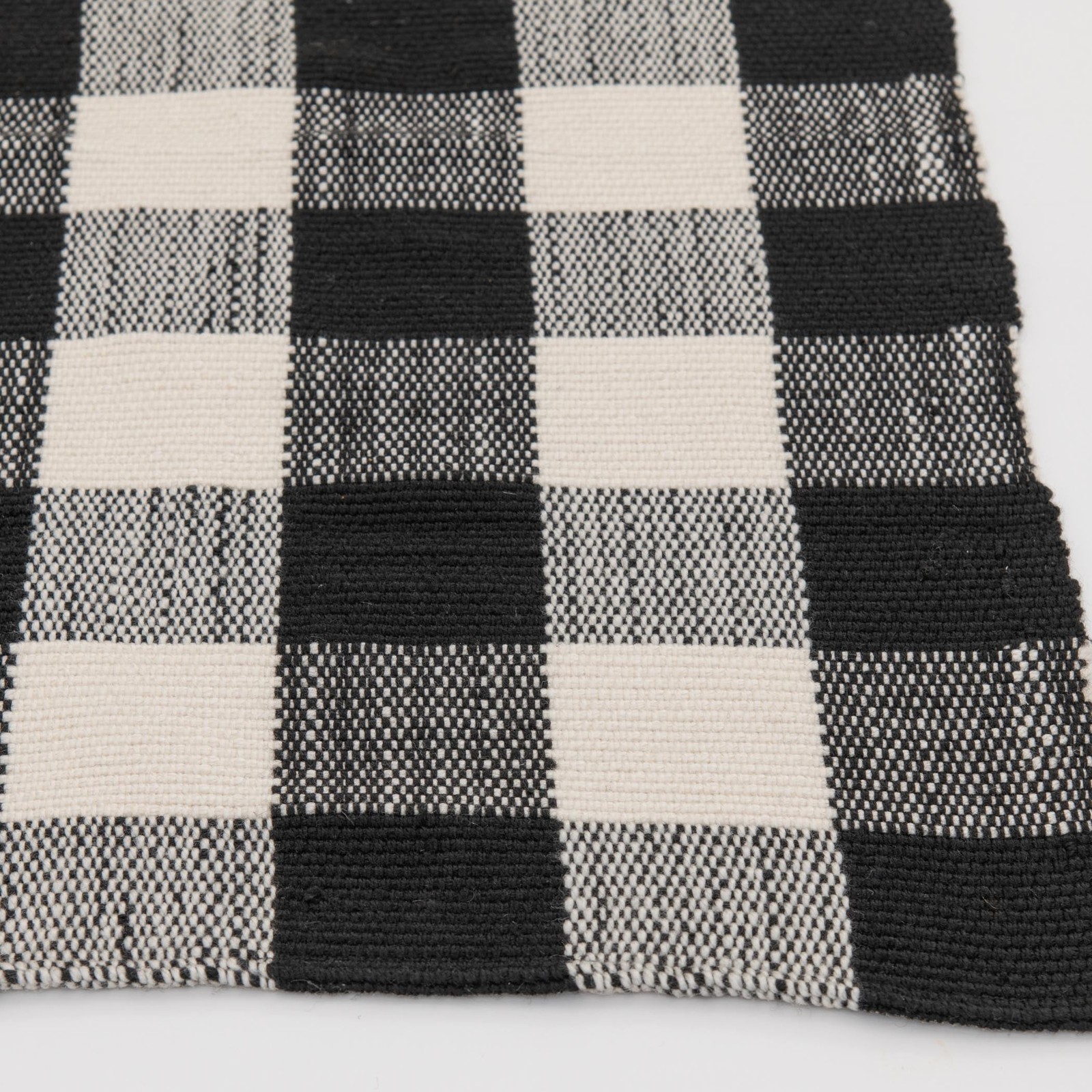 24×36 Black White Outdoor Layering Rug Durable Weather Resistant