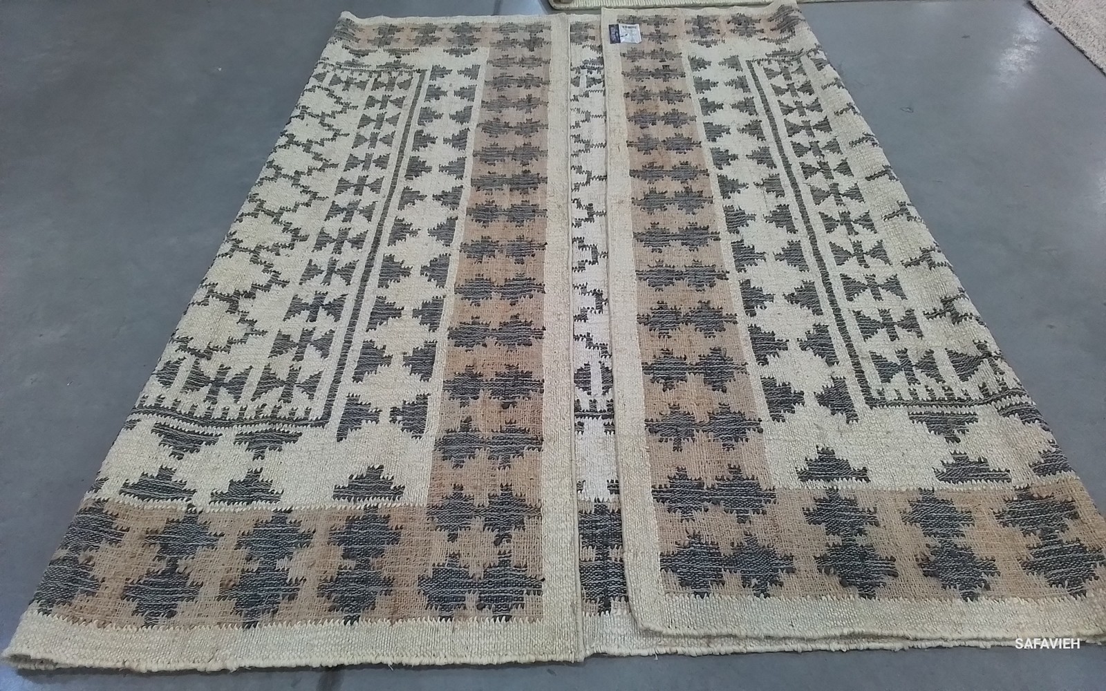 IVORY / GREY 9′-0″ x 12′-0″ Flaw in Rug, Reduced Price 1172804392 KLM755A-9