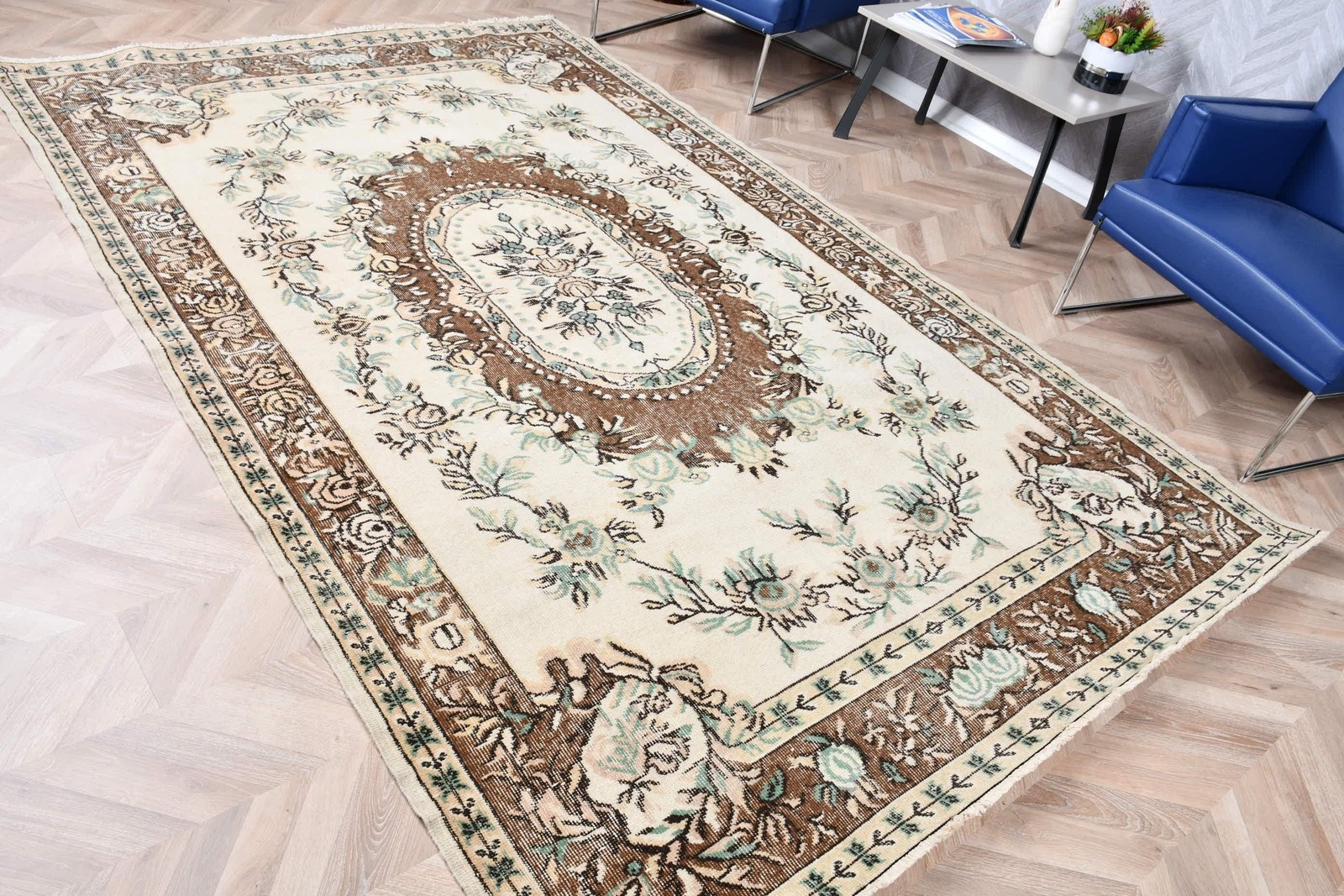 Vintage Turkish Large Rug 6×9,6 ft (184×292 cm), Brown Polka dot Rug