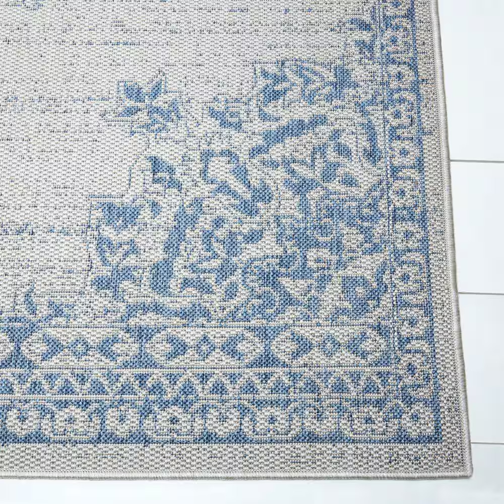 Patio Country Azalea Gray/Blue 5 Ft. X 7 Ft. Medallion Indoor/Outdoor Area Rug