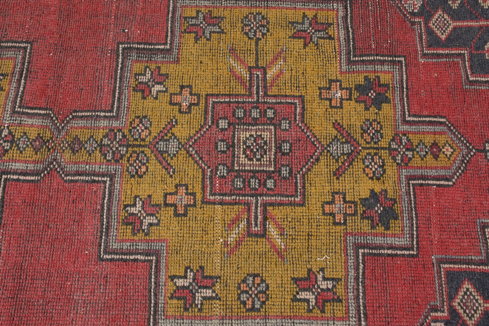 4,5×8,1 ft Turkish Rug, Red Polka dot Vintage Rug Wool