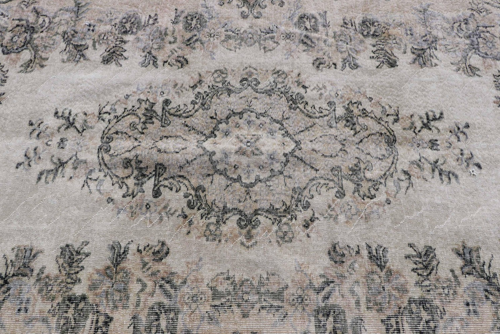 Vintage Large Rug 5,4×8,8 ft, Gray Camouflage Turkish Wool Rug