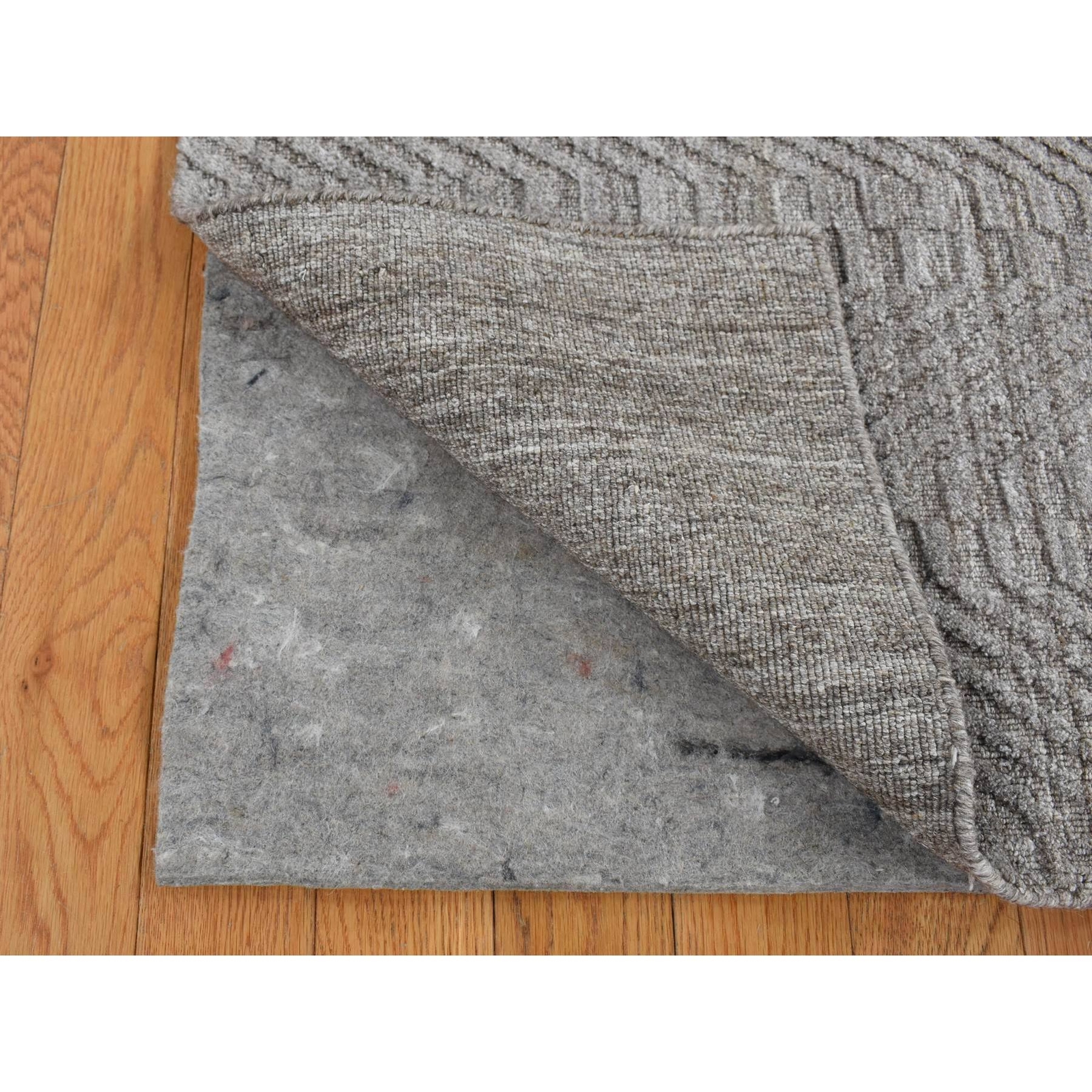 2′ x 3′ Taupe Gray Tone on Tone Chevron Design Hand Loomed Wool Rug R87835
