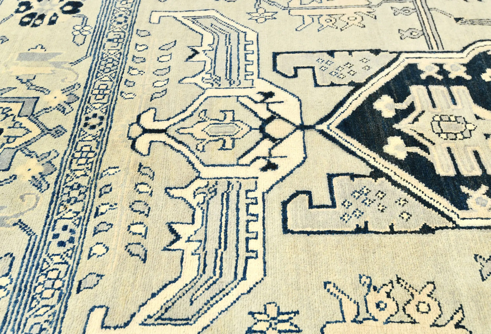 Vintage Style Greige Tribal 8X10 Serapi Oriental Rug Farmhouse Wool Carpet
