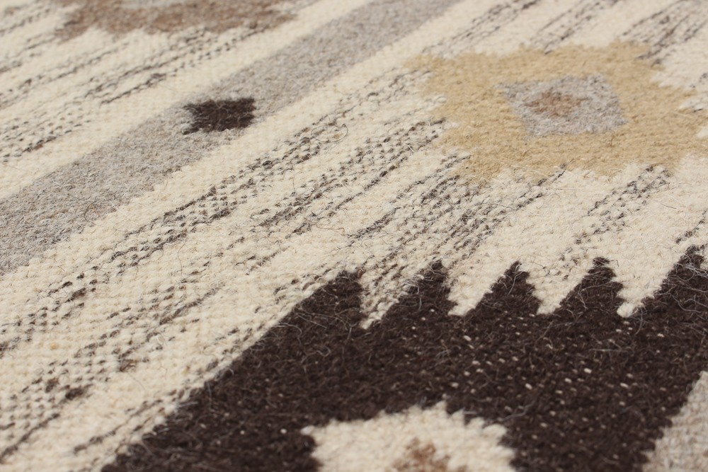 Vintage Hand Woven Area Rug 5’8″ x 7’8″ Traditional Wool Oriental Carpet