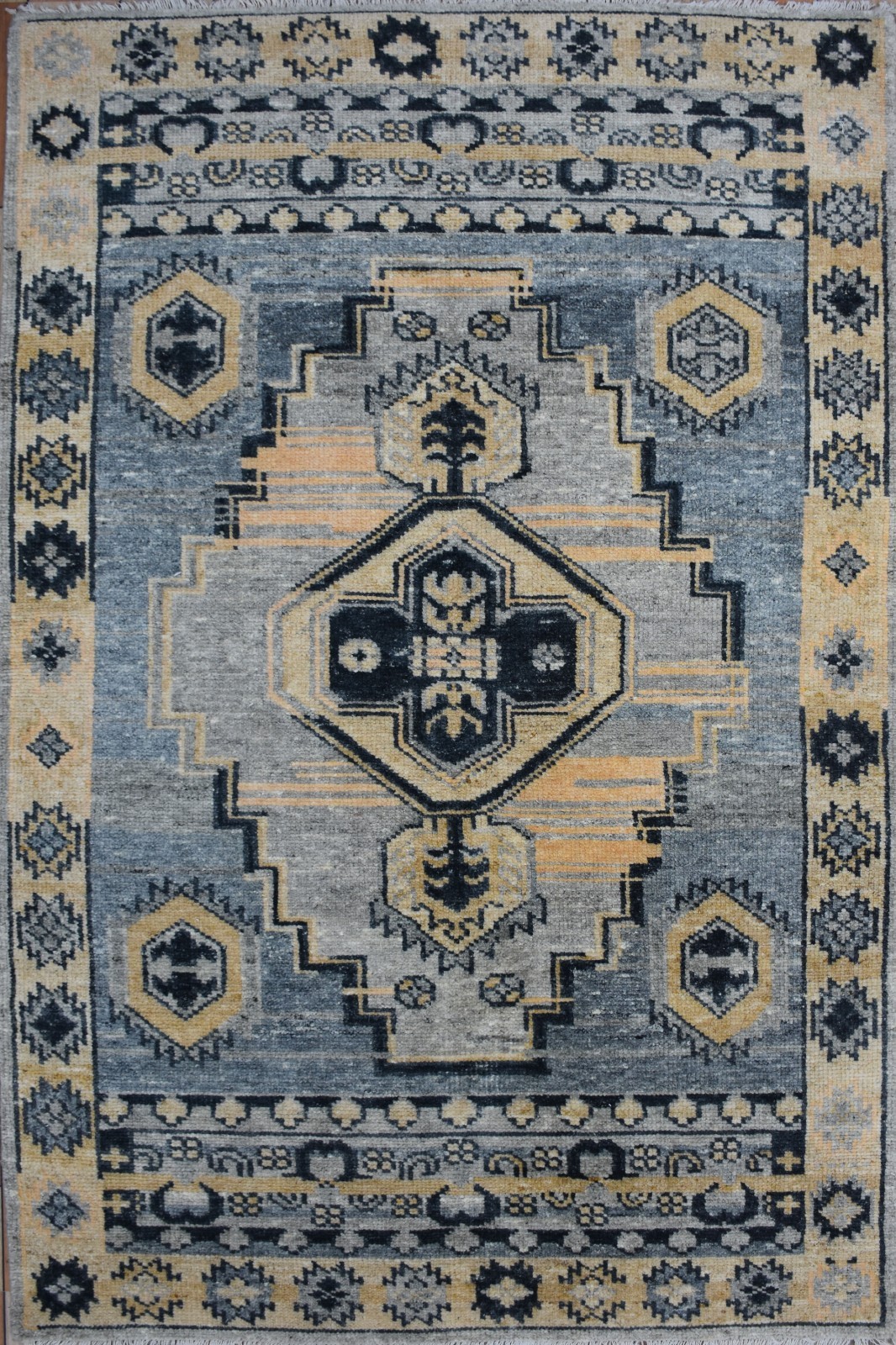 Handmade Wool Rug 150×245 cm – Grey, Gold & Beige Tribal Geometric Carpet