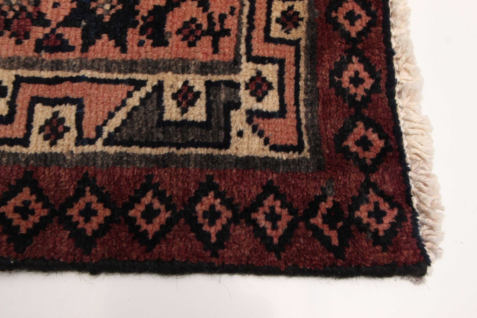 Vintage 4’4″ x 7’3″ Traditional Hand Knotted Vegetable Dye Wool Area Rug