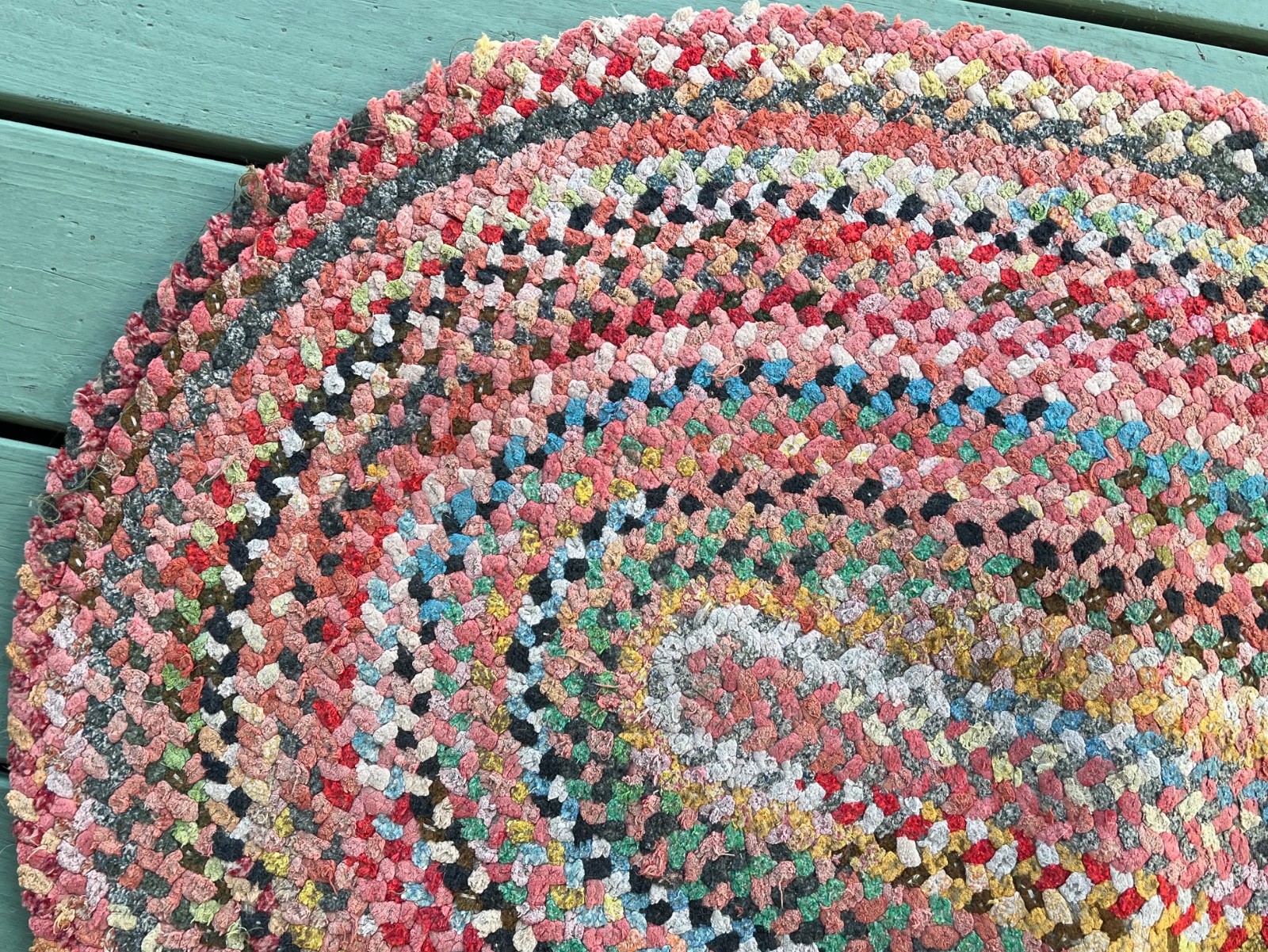 Beautiful Vintage Chenille Hand Braided Oval Area Rug. 26” x 36” Gorgeous Colors