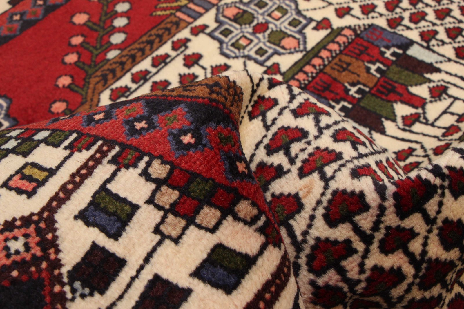 Vintage 3’5″ x 4’9″ Traditional Hand Knotted Vegetable Dye Wool Area Rug