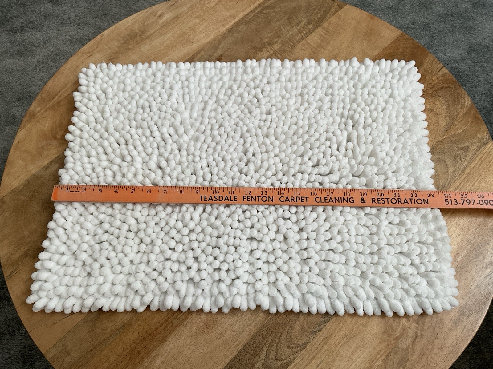 Small White Chenille Noodle Bath Rug ~ 23.5”x 17.5”~ Soft