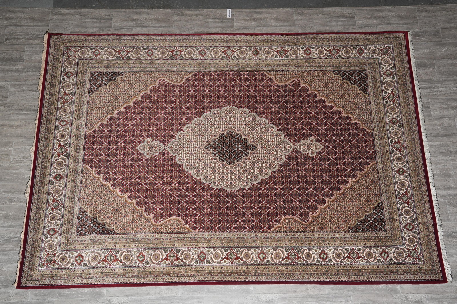 8.1 x 11.6 Finer Weave Handmade Rug Wool and Silk Mahii Tabriiz#F-4155