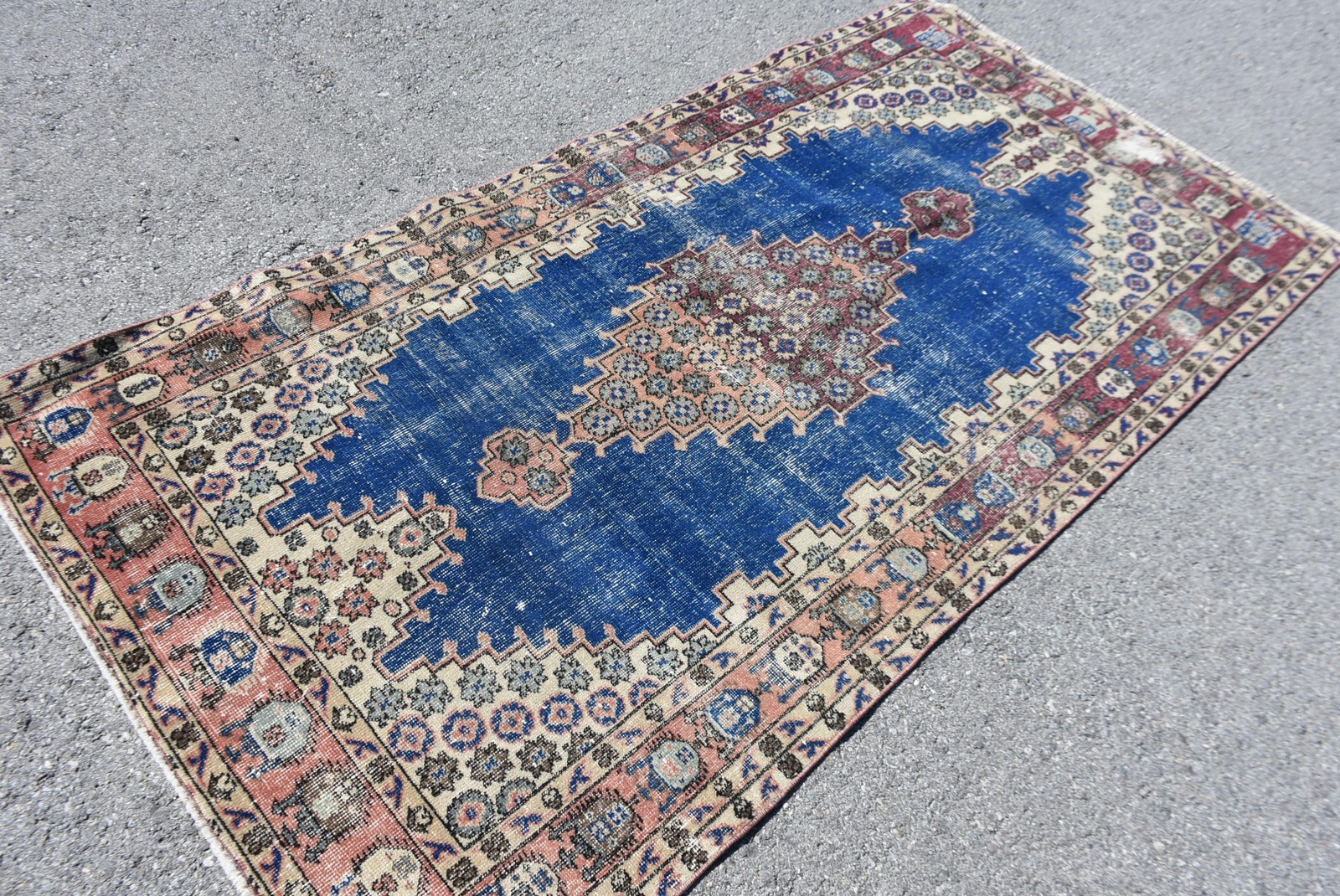 Vintage Area Rug 3,8×7,4 ft (117×226 cm), Turkish Blue Animal Print Rug
