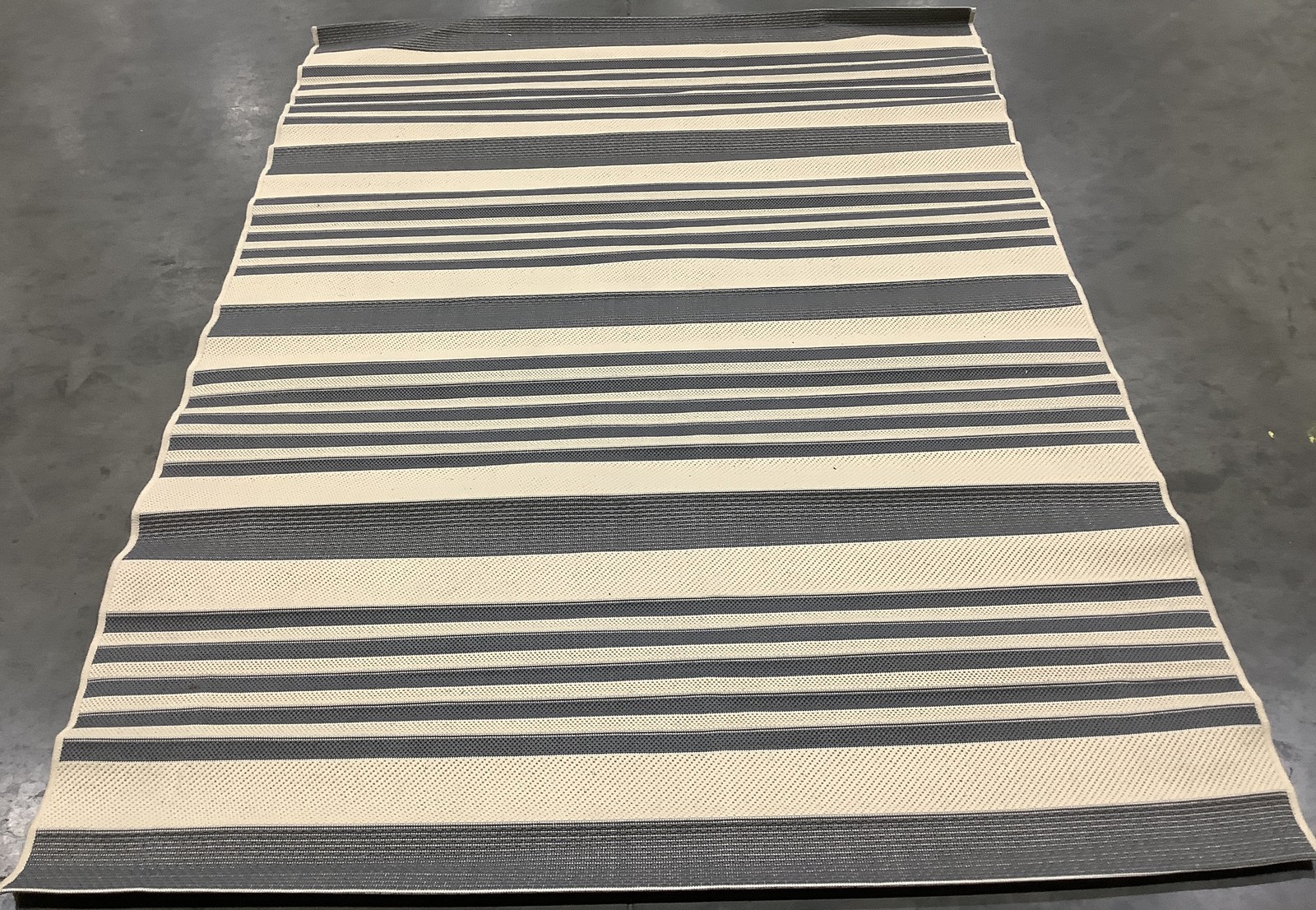 GREY / BONE 5′-3″ x 7′-7″ Back Stain Rug, Reduced Price 1172685885 CY6062-236-5