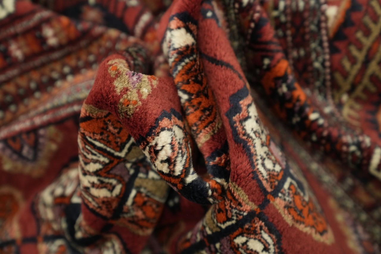 Geometric 5×6 Wool Traditional Oriental Rug in Rust Red & Ivory