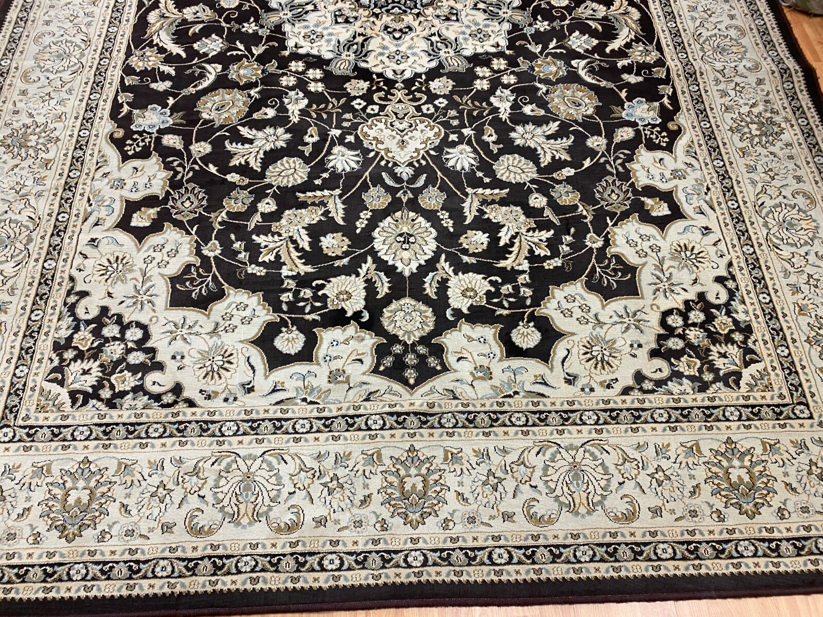 7’9″ x 11’5″ Turkish Tab riz Oriental Rug – Dark Brown – Cream Border