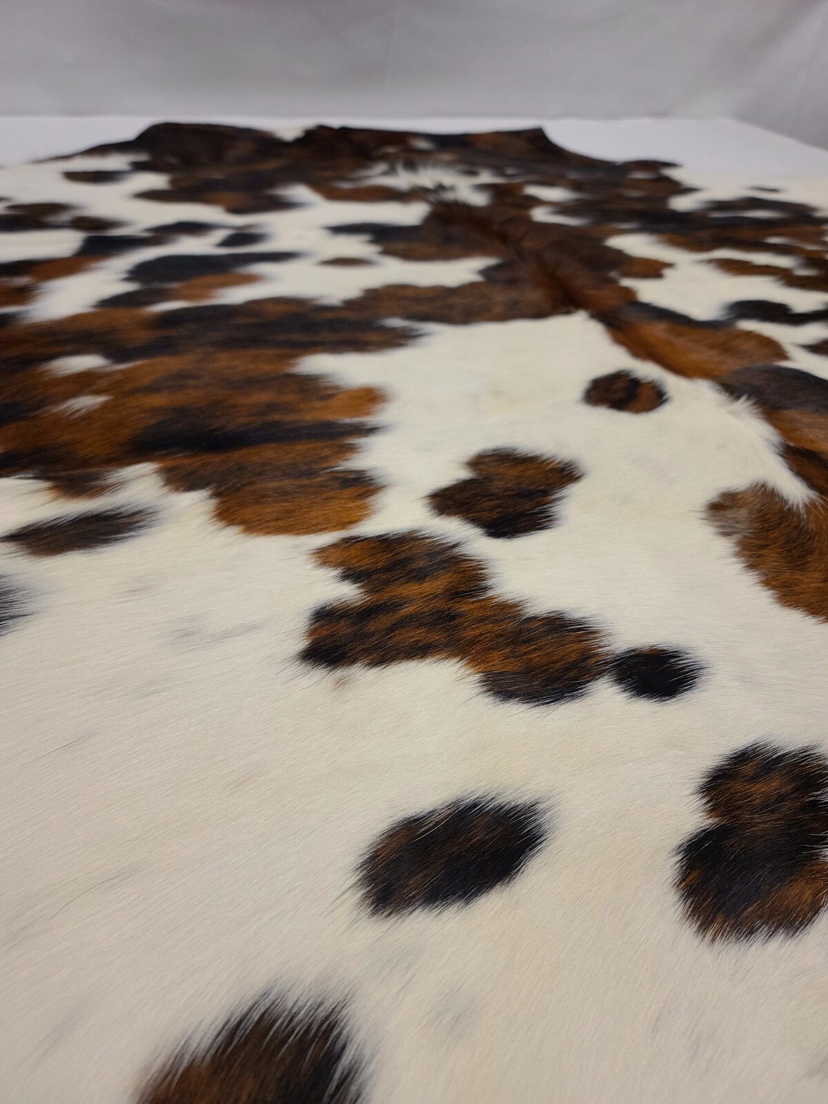 Colombian Natural Tricolor X Large Cowhide Rug 78″x80″