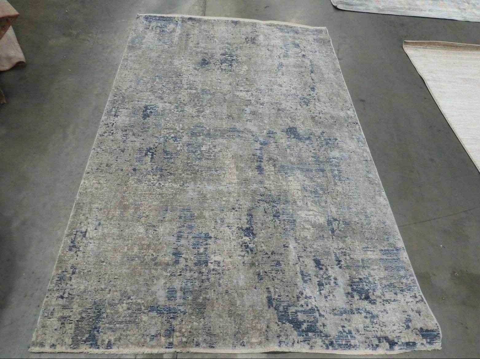 GREY / BLUE 5′ X 8′ Back Stain Rug, Reduced Price 1172617805 WNTB355F-5