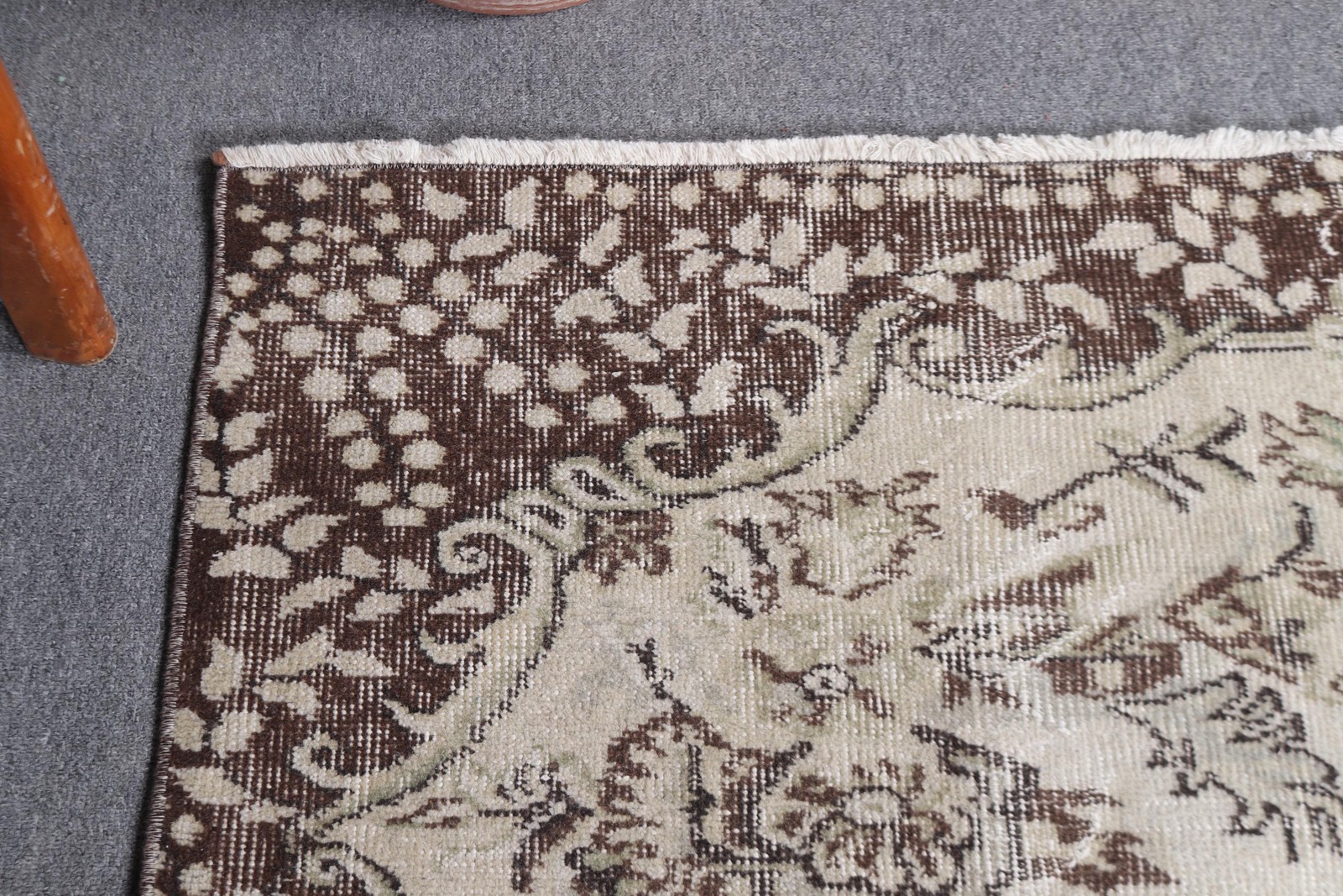Turkish Vintage Large Rug 5,4×8,9 ft (166×271 cm), Brown Check Rug Rug