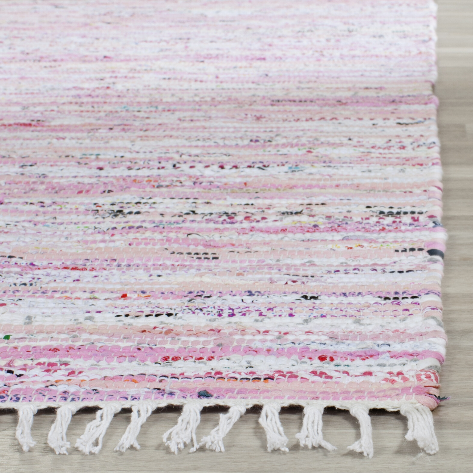 Safavieh Rag Rug LIGHT PINK / MULTI 5′ X 7′ Area Rug – RAR125E-57