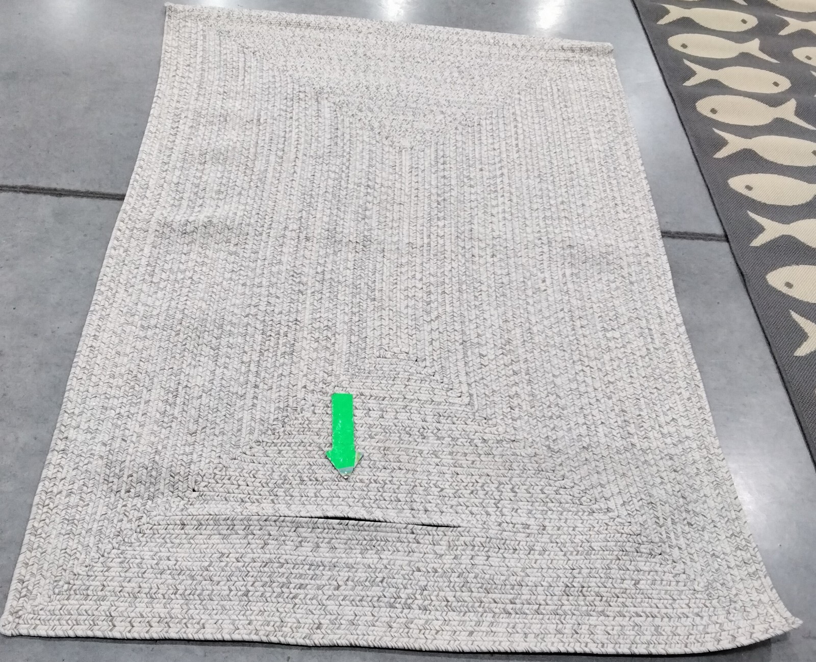 IVORY / LIGHT GREY 4′ X 6′ Broken Thread Rug, Reduced Price 1172743128 BRA201A-4