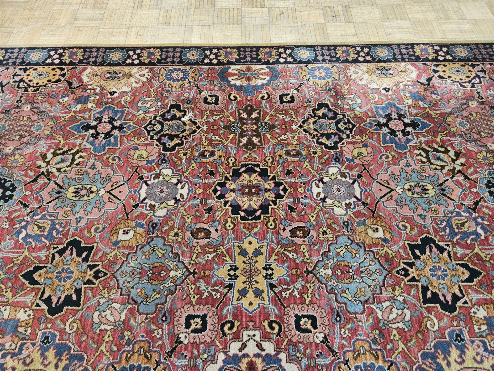 10×14 KARASTAN WILLIAMSBURG KIRMAN VASE 557 100% WOOL RUG – VERY GOOD CONDITION