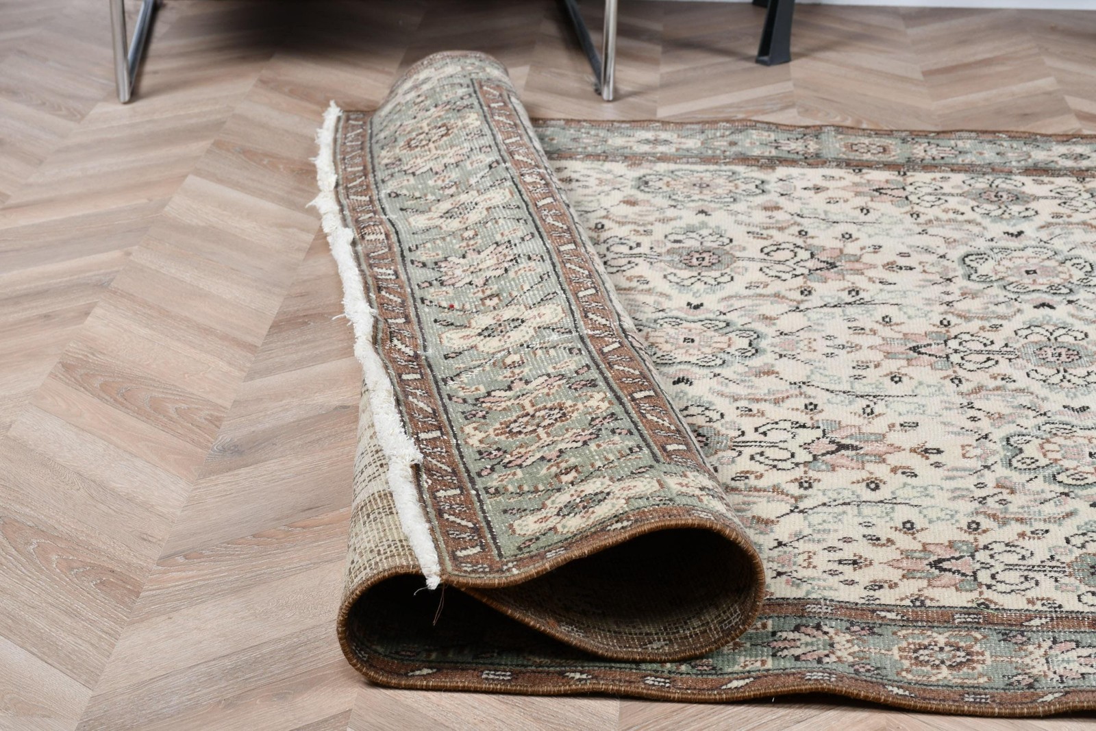 Vintage Large Rug, 5,5×8,5 ft Turkish Rug, Beige Wool Rug