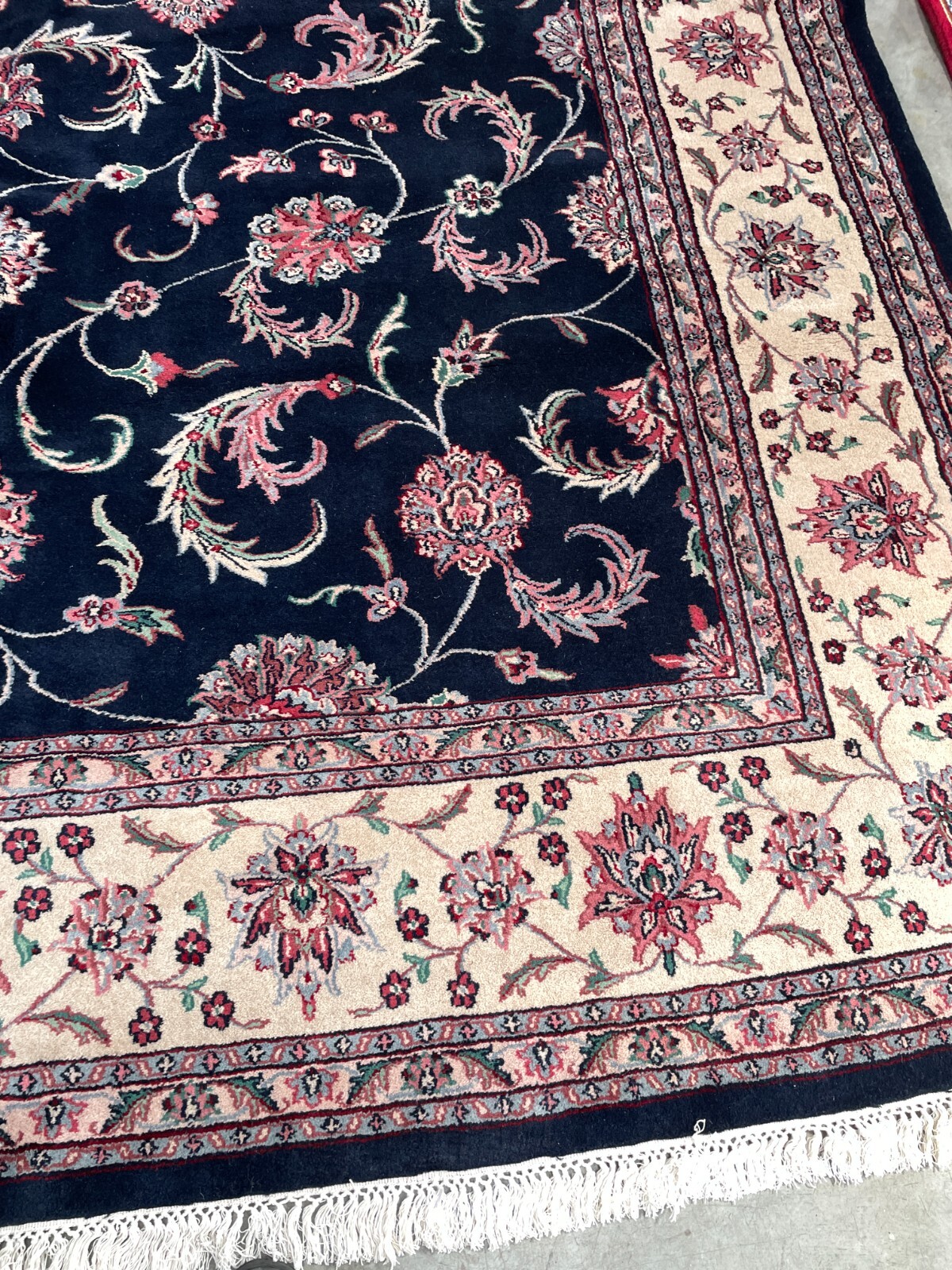 Hand-Woven Wool Area Rug w/ Floral Design, 8.7′ x 11.8′