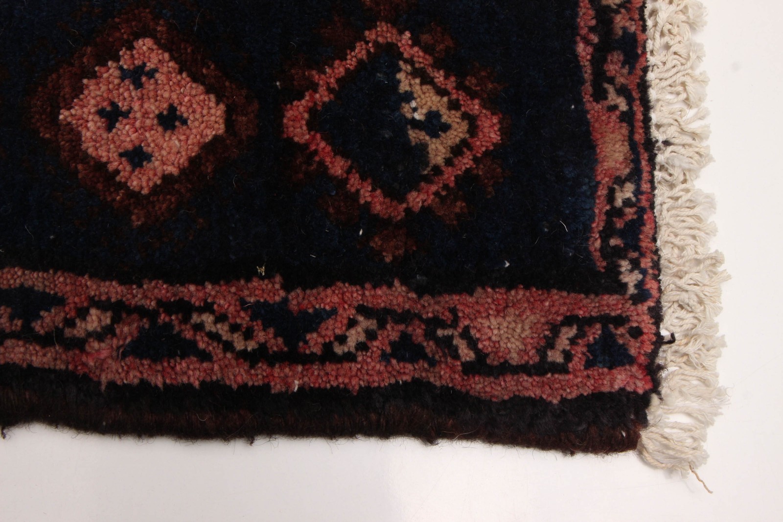 Vintage 3’7″ x 5’5″ Traditional Hand Knotted Vegetable Dye Wool Area Rug