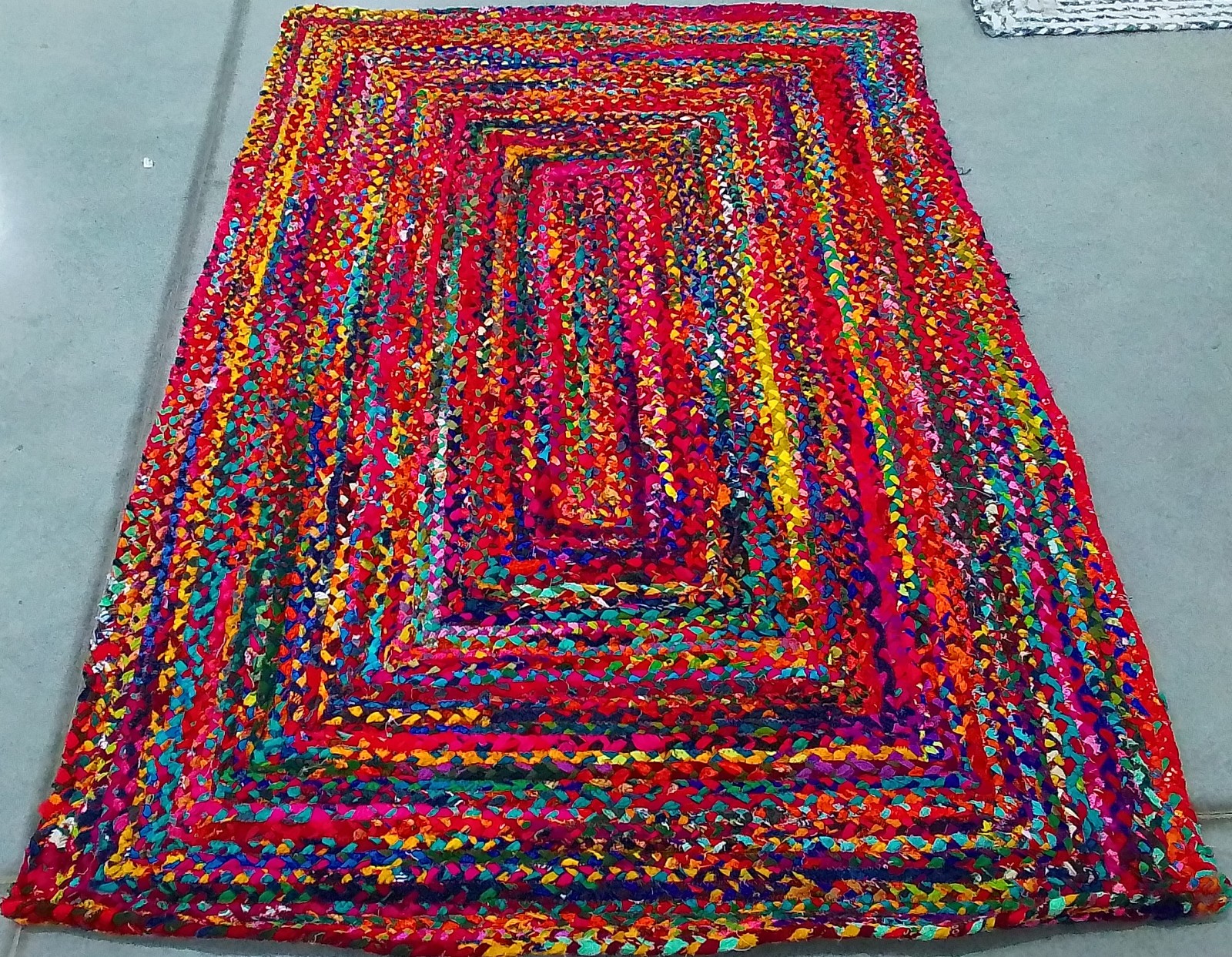 RED / MULTI 4′-0″ x 6′-0″ Flaw in Rug, Reduced Price 1172789385 BRD210A-4