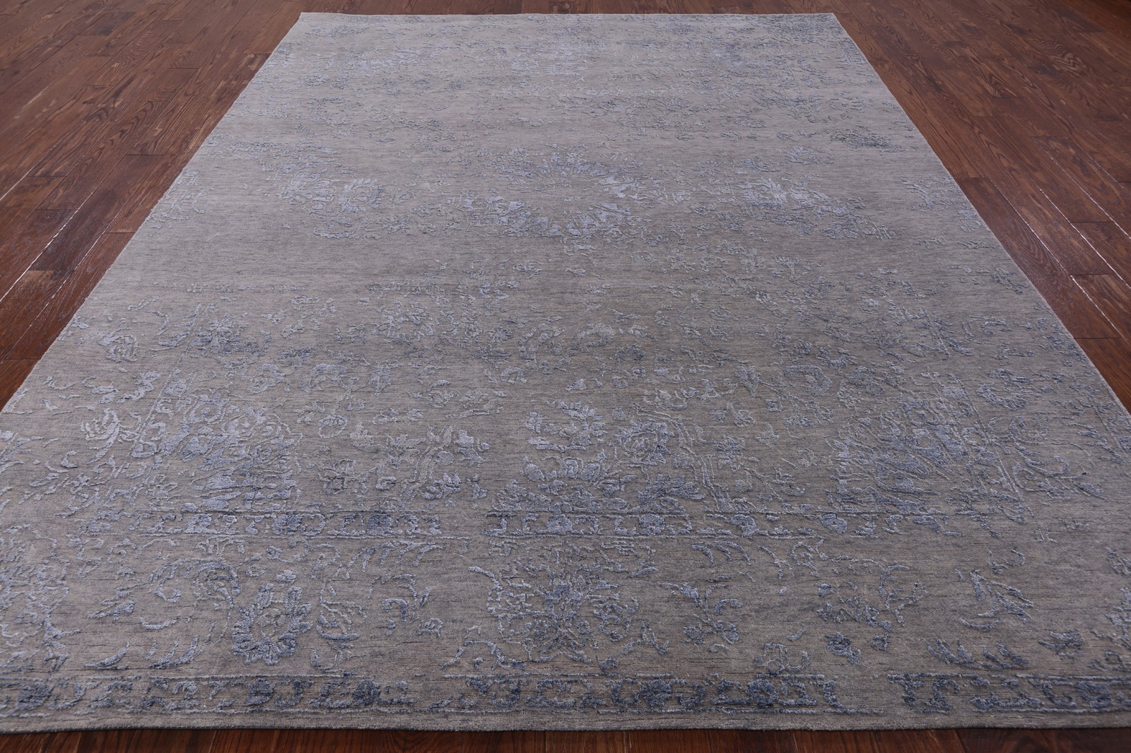 8′ 1″ X 10′ 0″ Traditional Hand Knotted Wool & Silk Rug – Q7094