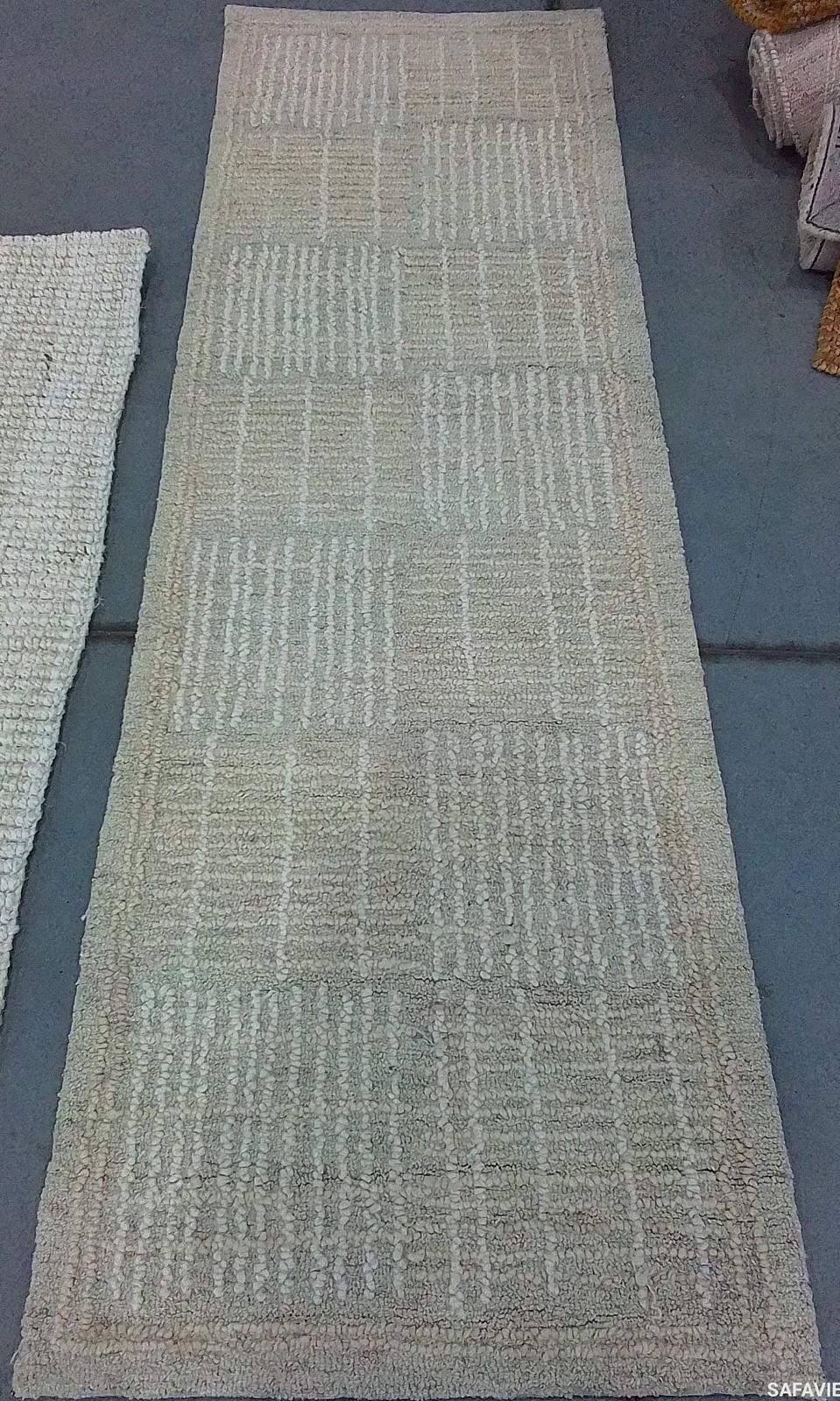 LIT BROWN / IVORY 2′-3″ x 7′-0″ Flaw in Rug, Reduced Price 1172804065 ABT275E-27