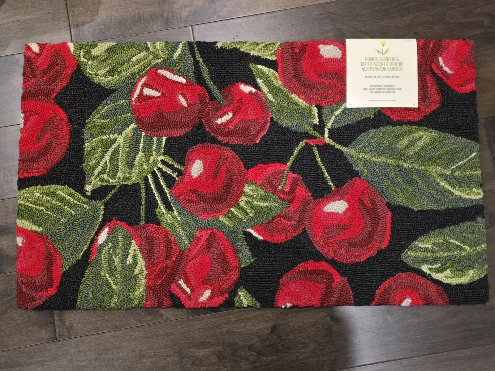 Spring Hooked Accent Rug, 22” x 38” Cherries NEW WITH TAGS memory foam underfoot