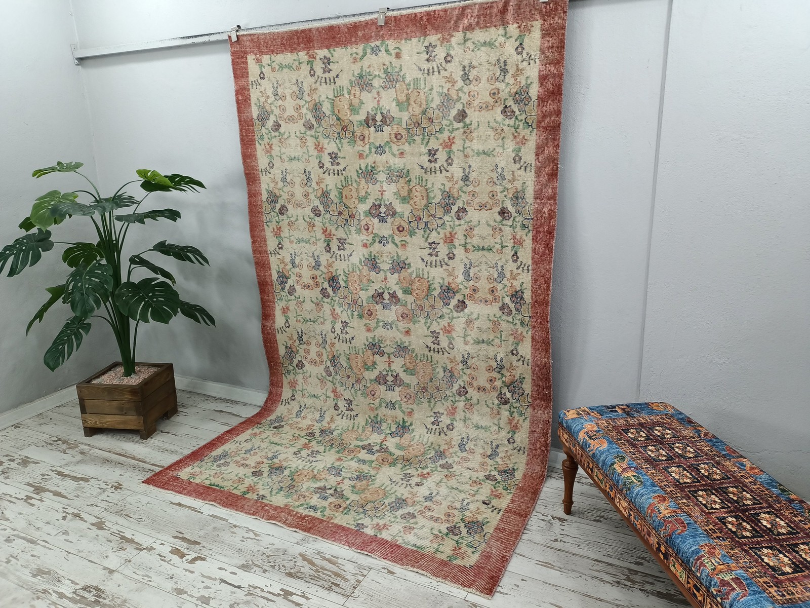 Handmade Turkish Rug Vintage Summer Theme Boho Decor 5.5×9.3 Ft VT5193
