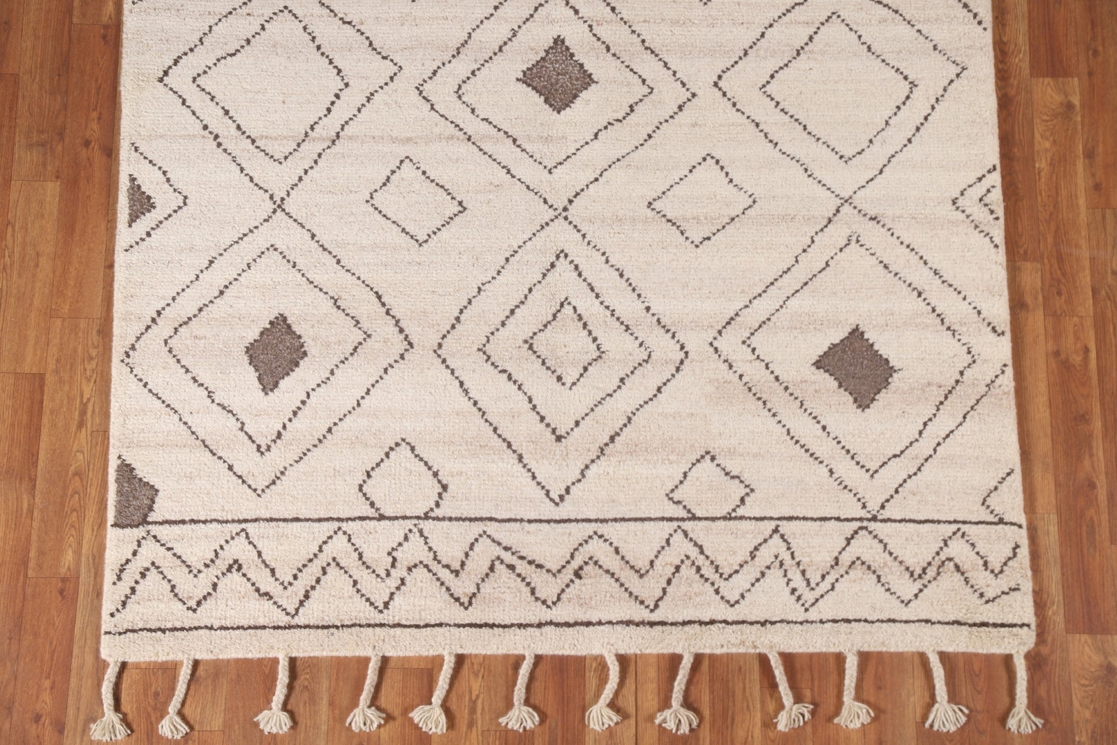 Modern Handmade Luxury Hand-Knotted Moroccan Wool Accent Rugs 5×8 ft