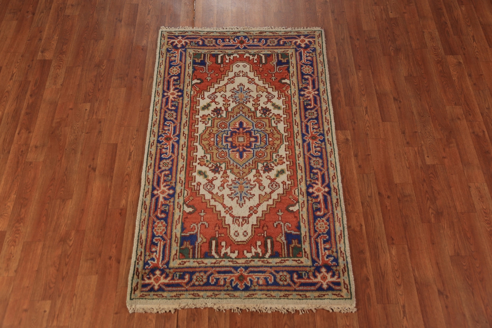 Heriz Serapi Ivory Hand-Knotted Indian Carpet in Wool 5′ 1″ x 3′ 0″