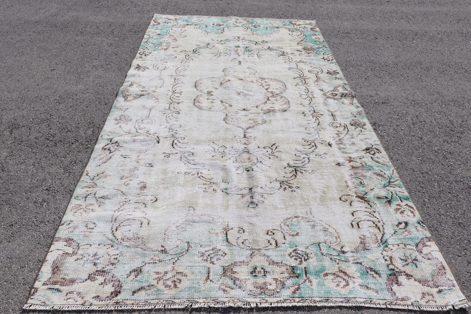 5,4×10,1 ft Vintage Rug Rug, Turkish Rug, White Oriental Wool Rug