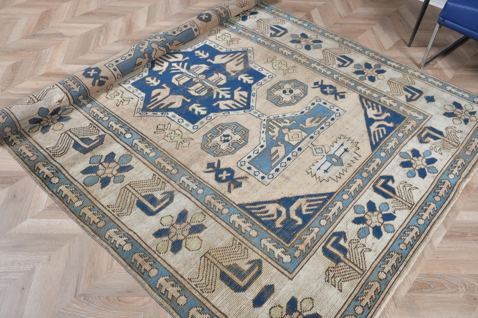 5,9×8,3 ft Turkish Vintage Rug, Large Rug, Blue White Bordered Wool Rug