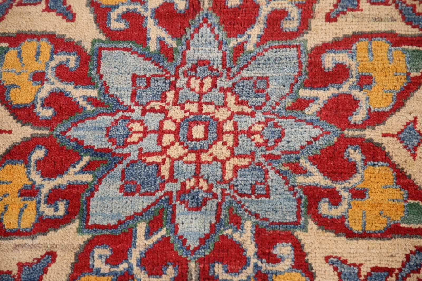 South-western Kazak Wool Palace Sized Rug: Handmade Traditional Pattern 10×15 ft