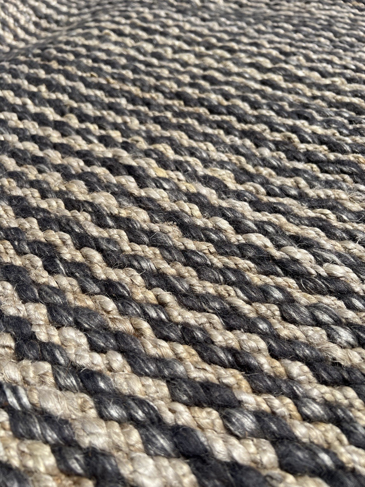 ARMADILLO Kalahari Rug Pewter & Charcoal 5’7″ × 7’10”