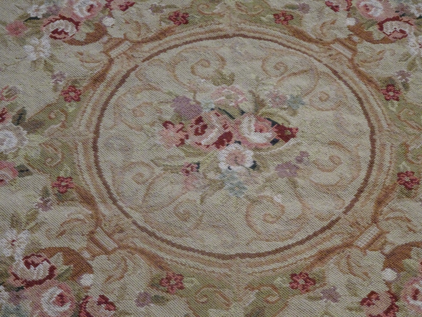New wTags Beautiful Handmade Wool Aubusson Needlepoint Rug 5’x5′ Round $1,750.00