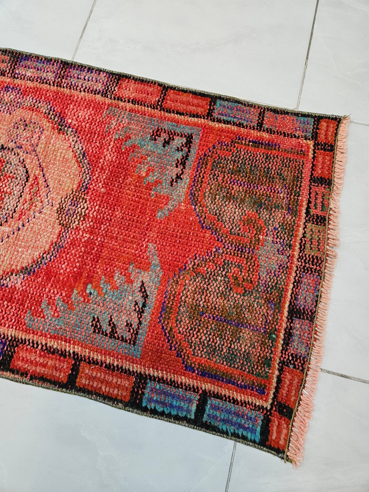 Small Red Wool Turkish Rug – Vintage Boho Carpet 1.9 x 3.8 ft
