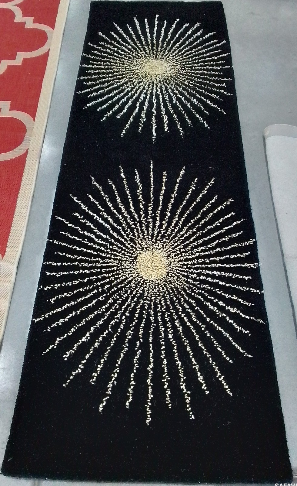 BLACK / BEIGE 2′-6″ x 8′-0″ Back Stain Rug, Reduced Price 1172778684 SOH655Z-28