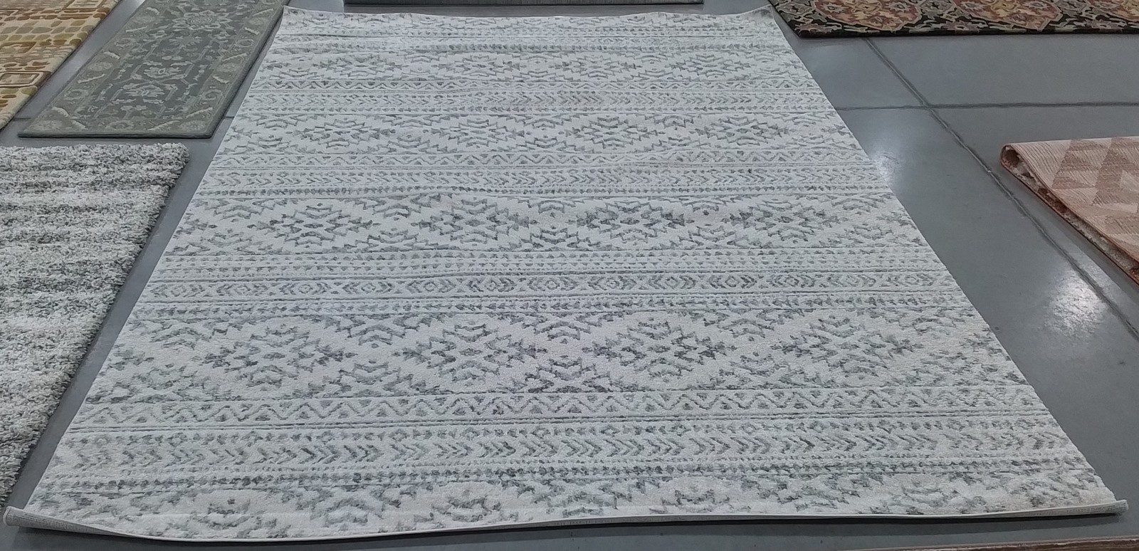IVORY / GREY 8′-0″ x 10′-0″ Back Stain Rug, Reduced Price 1172809225 TUL272A-8