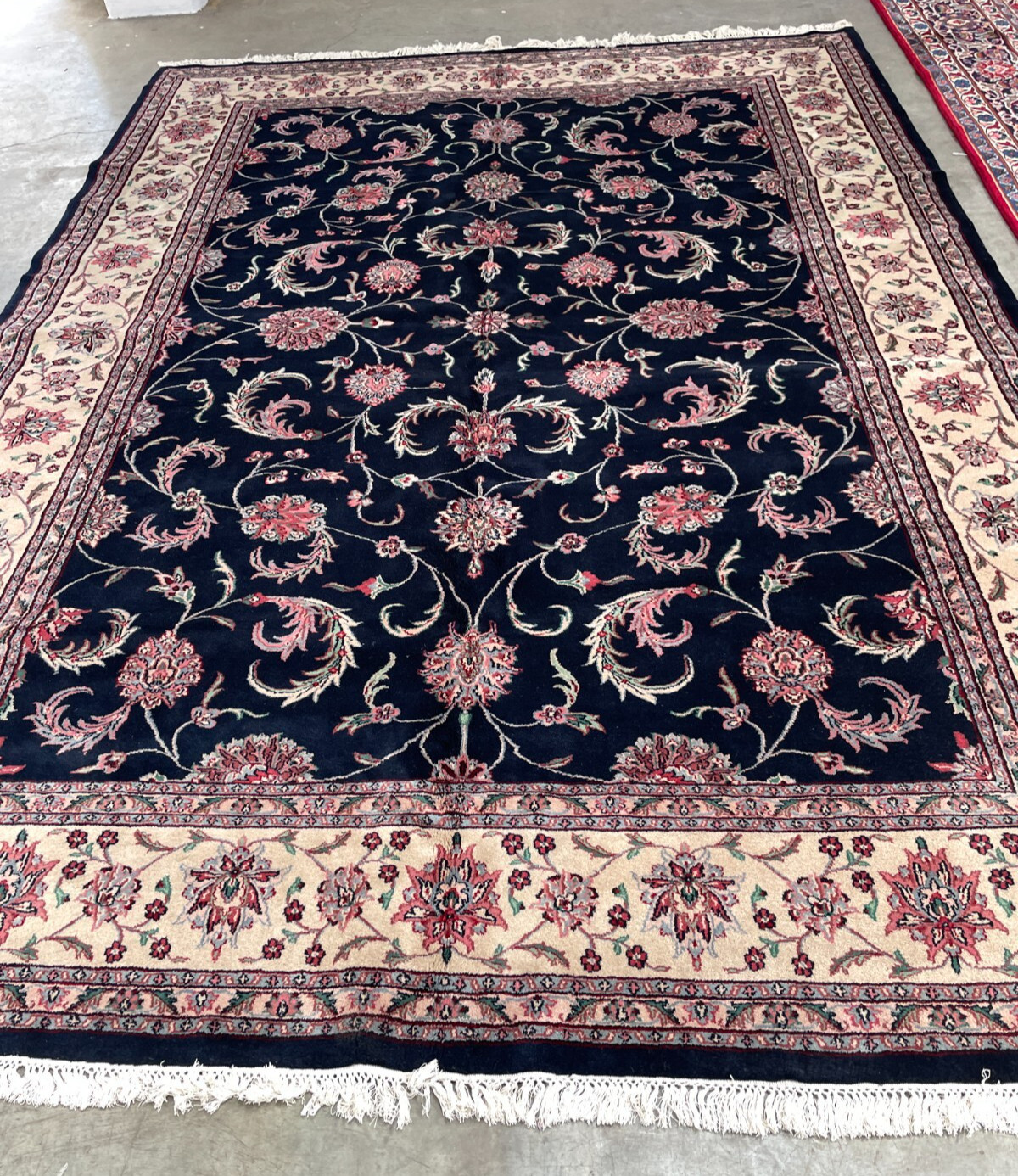 Hand-Woven Wool Area Rug w/ Floral Design, 8.7′ x 11.8′