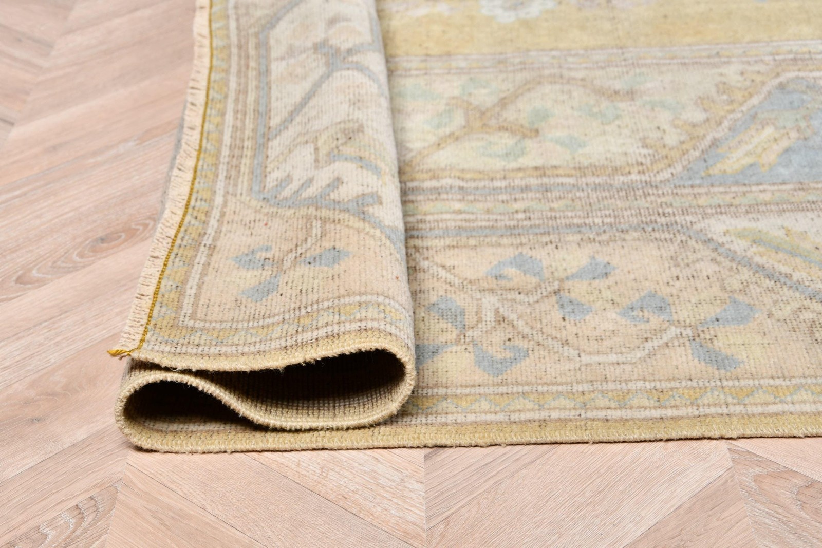 Vintage Large Rug 6,7×9,7 ft (203×295 cm), Turkish Yellow Striped Rug
