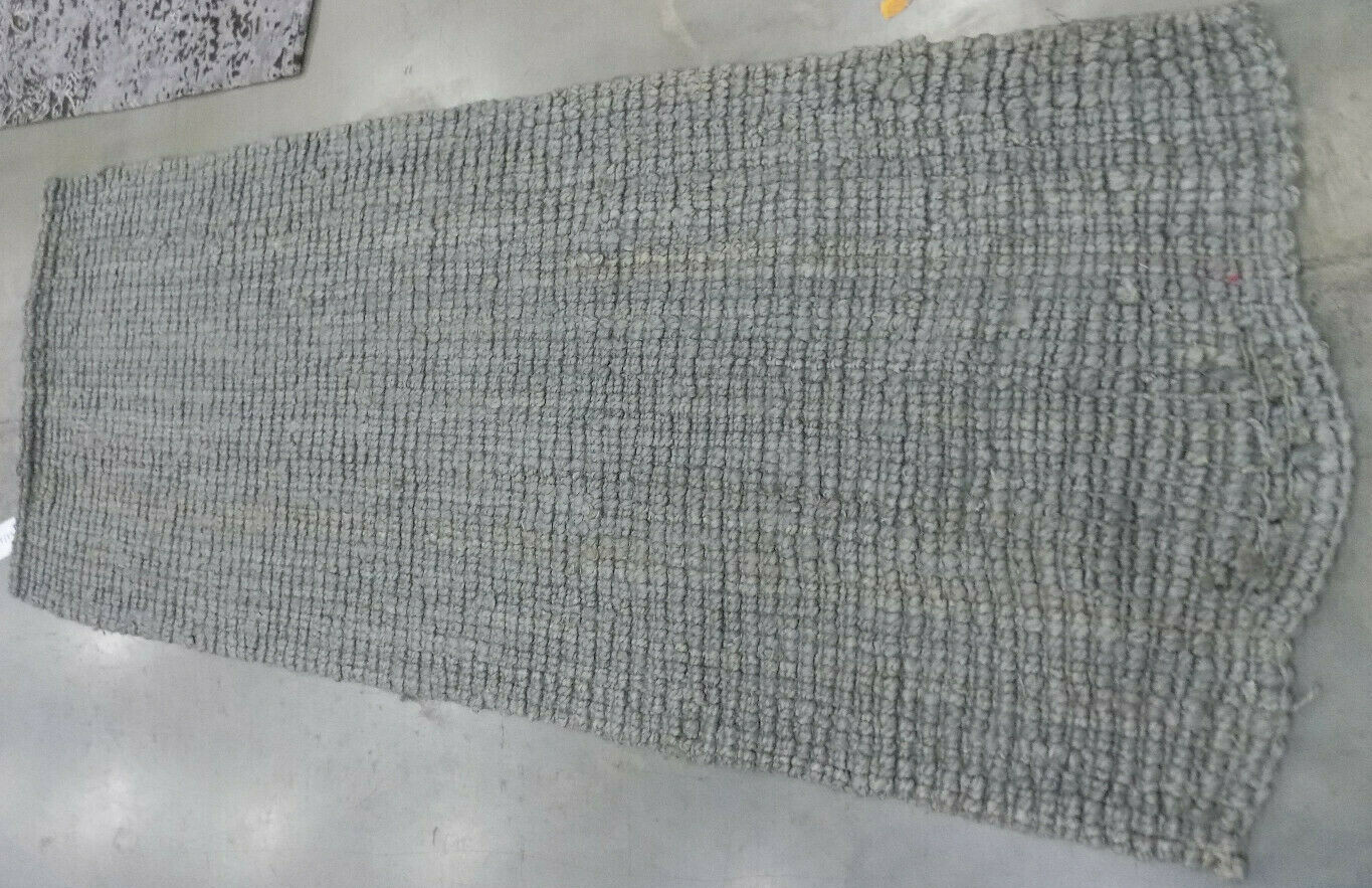 LIGHT GREY 2′-6″ X 6′ Damaged Rug Reduced Price 1172563185 NF447G-26