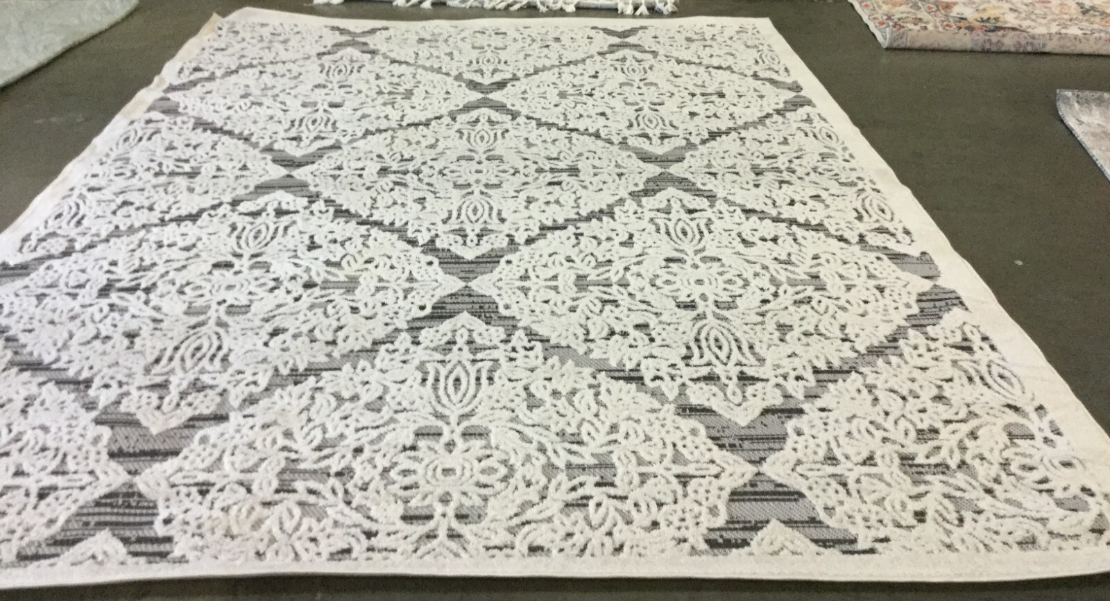 IVORY / GREY 8′ X 10′ Flaw in Rug, Reduced Price 1172657359 CBN660A-8