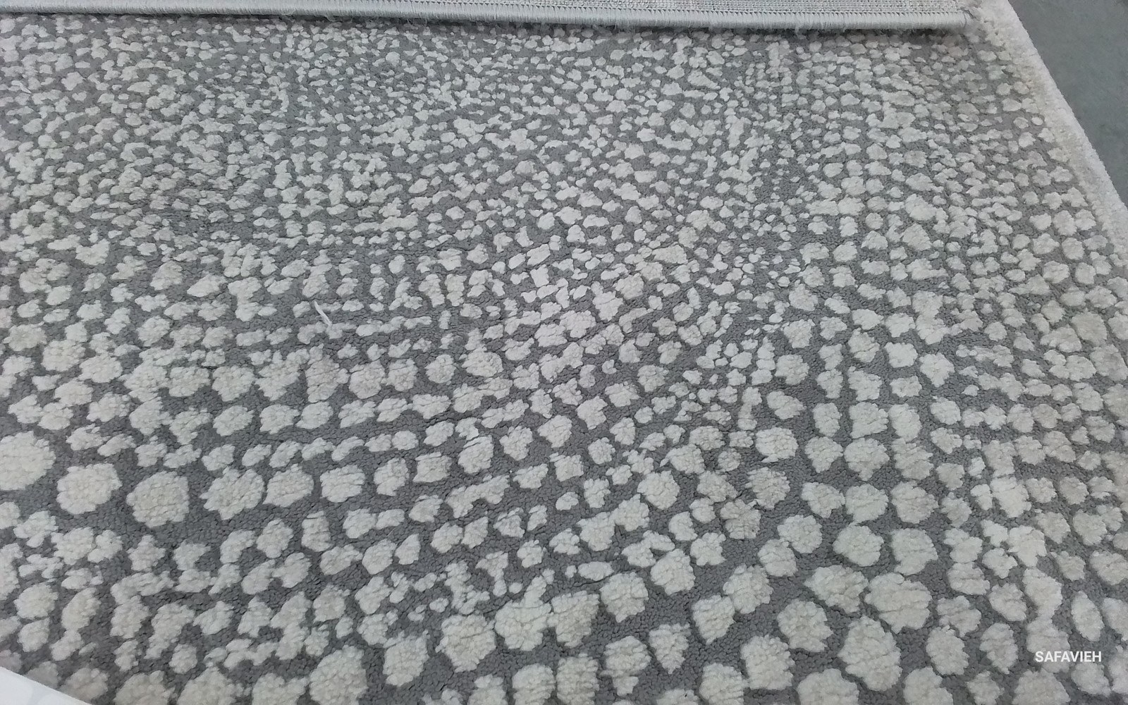 IVORY / GREY 2′-7″ x 12′-0″ Flaw in Rug, Reduced Price 1172808616 MDW333A-212