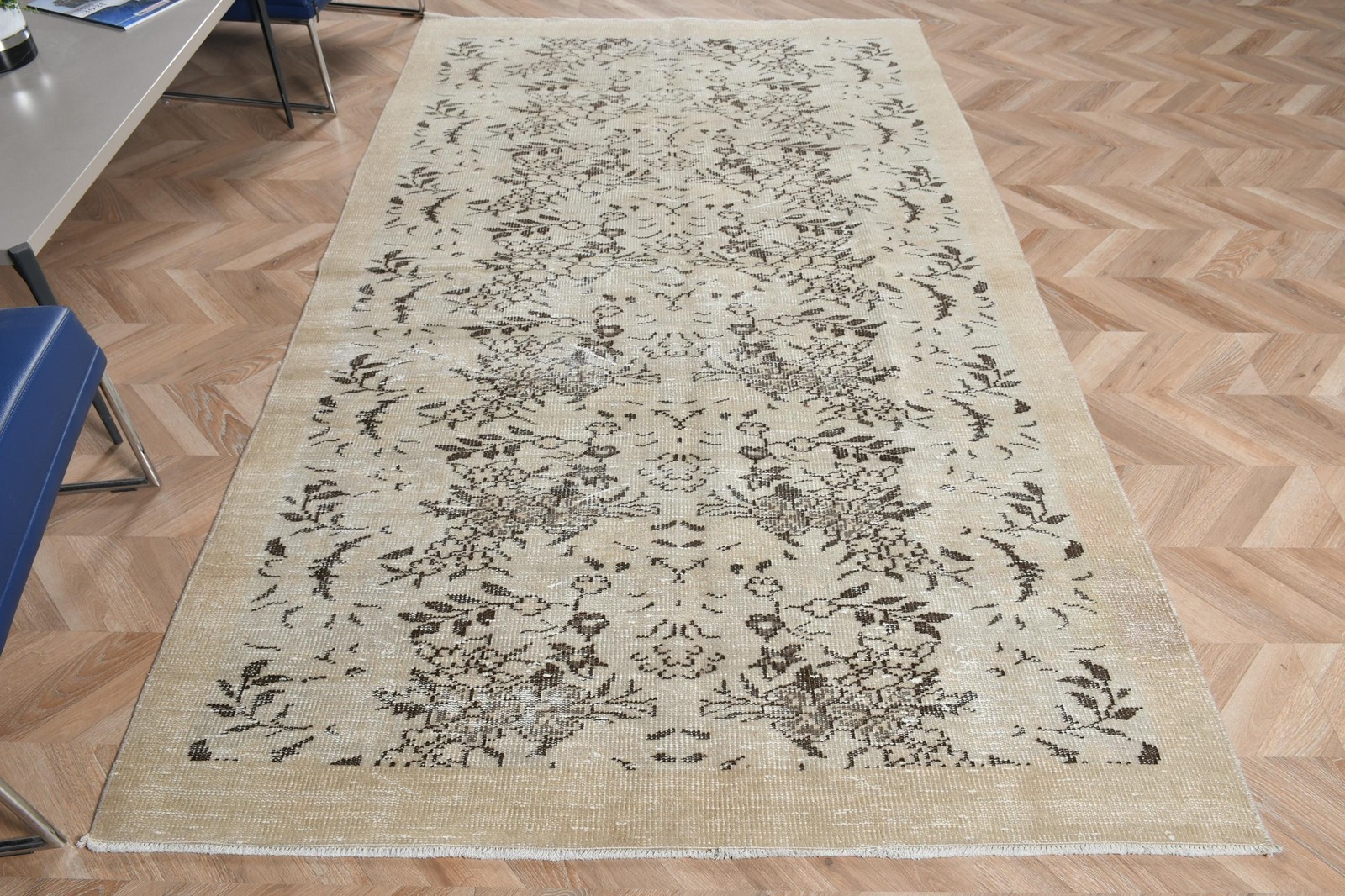 Turkish Vintage Large Rug 5,2×8,6 ft, Brown White Floral Wool Rug